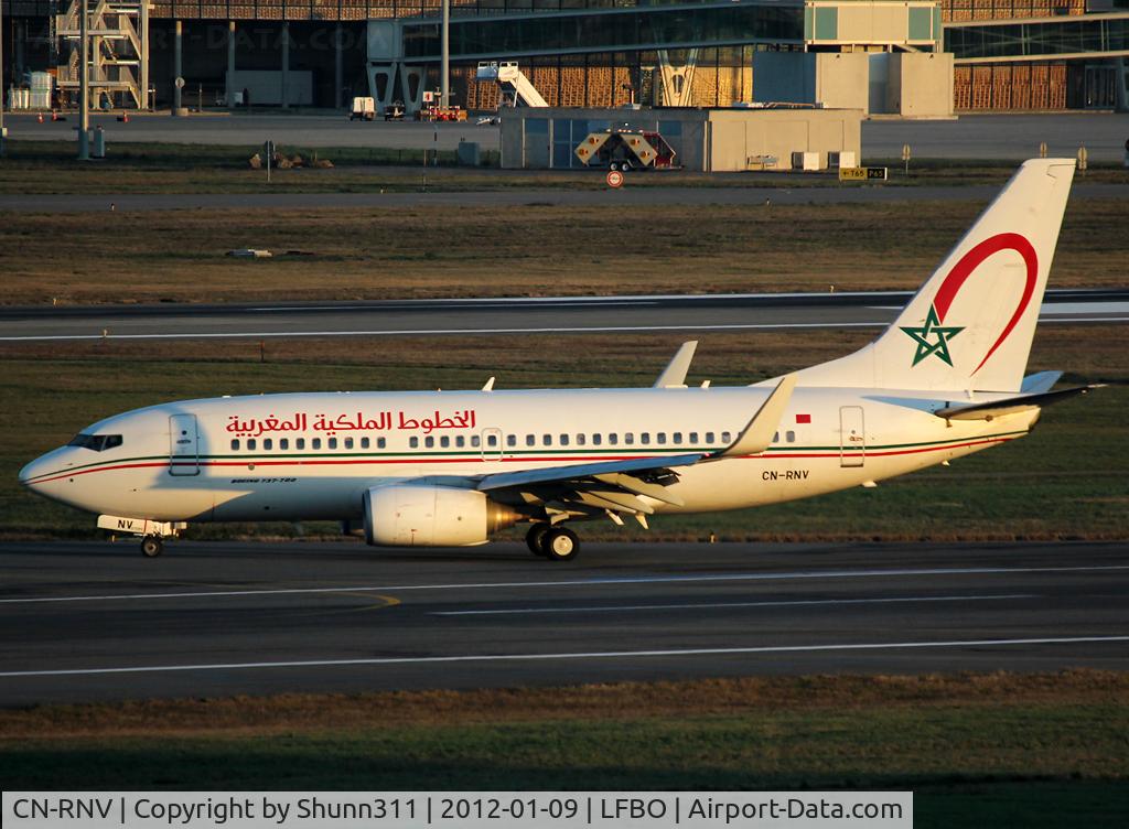 CN-RNV, 2002 Boeing 737-7B6 C/N 28988, Backtracking rwy 32L to the Terminal... new c/s