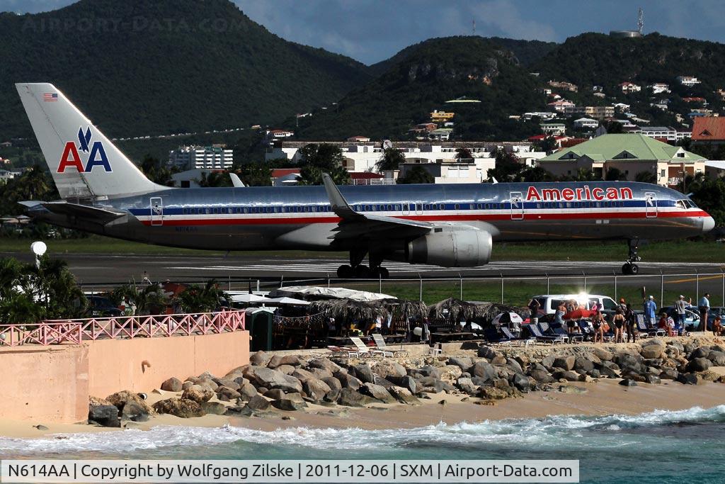 N614AA, 1989 Boeing 757-223 C/N 24490, visitor