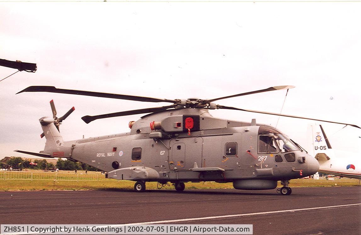 ZH851, 2001 HMI EH-101 Merlin HM.1 C/N 50127/RN31, Dutch AF Open Day 2002 at Gilze Rijen AFB