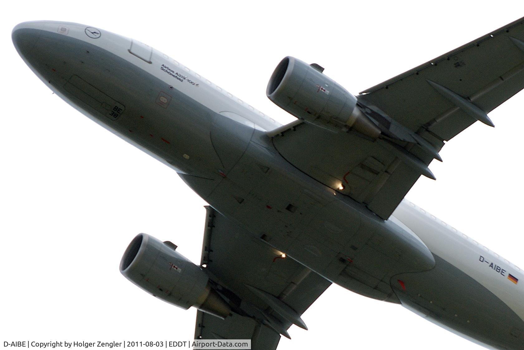 D-AIBE, 2010 Airbus A319-112 C/N 4511, One of Lufthansa´s new working horses is leaving TXL eastbound...