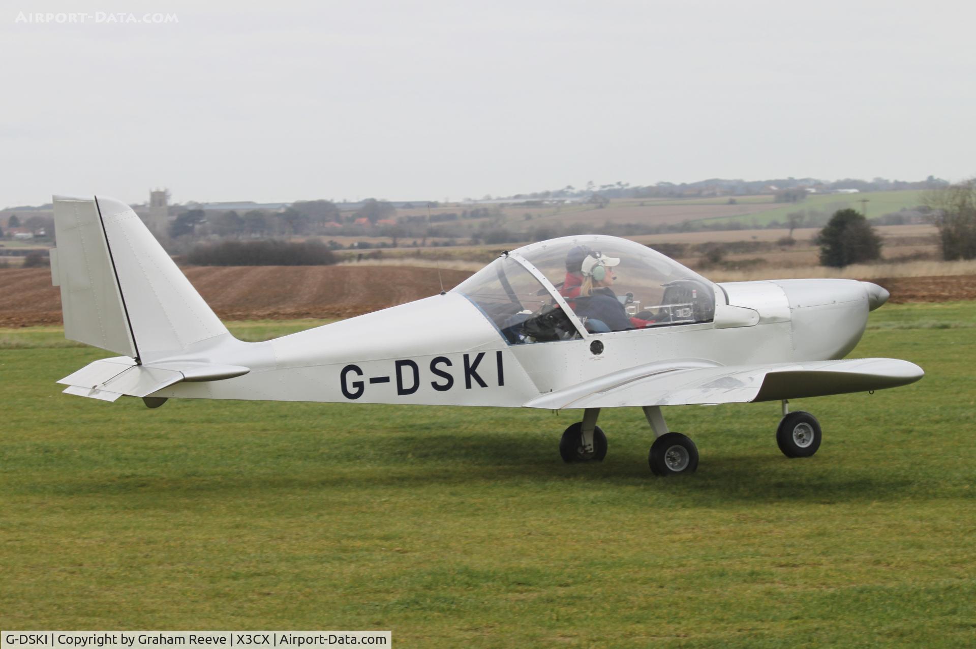 G-DSKI, 2005 Aerotechnik EV-97 Eurostar C/N PFA 315-14088, Just landed.