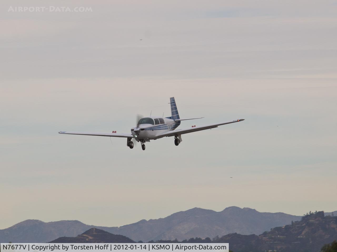N7677V, 1982 Mooney M20J 201 C/N 24-1328, N7677V arriving on RWY 21