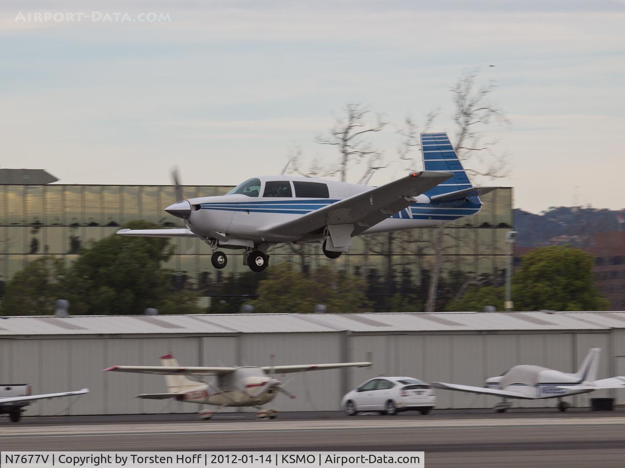 N7677V, 1982 Mooney M20J 201 C/N 24-1328, N7677V arriving on RWY 21