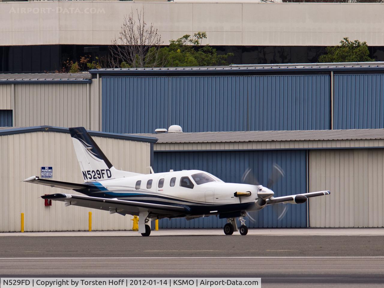 N529FD, 2009 Socata TBM-850 C/N 522, N529FD taxiing
