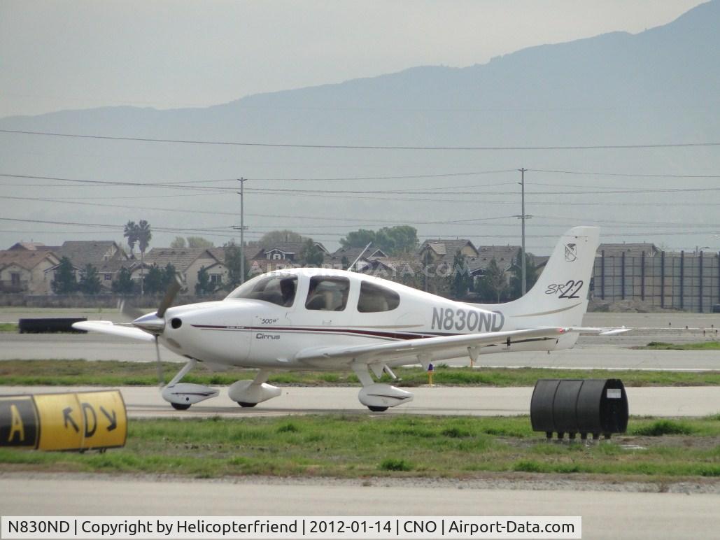 N830ND, 2002 Cirrus SR22 C/N 0276, Waiting on taxiway 