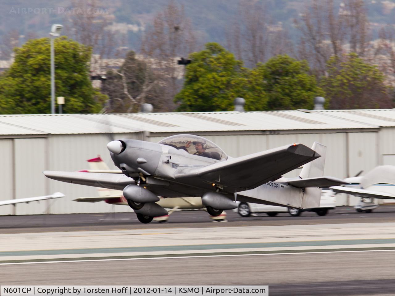 N601CP, Zenair CH-601 HDS Zodiac C/N 001 (N601CP), N601CP departing from RWY 21