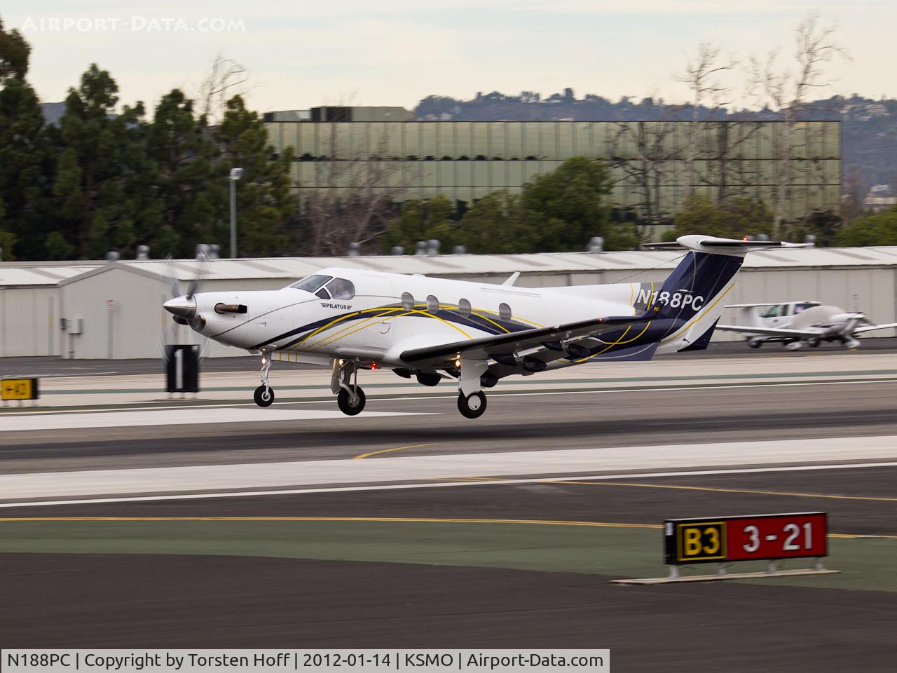 N188PC, 1997 Pilatus PC-12/45 C/N 188, N188PC arriving on RWY 21