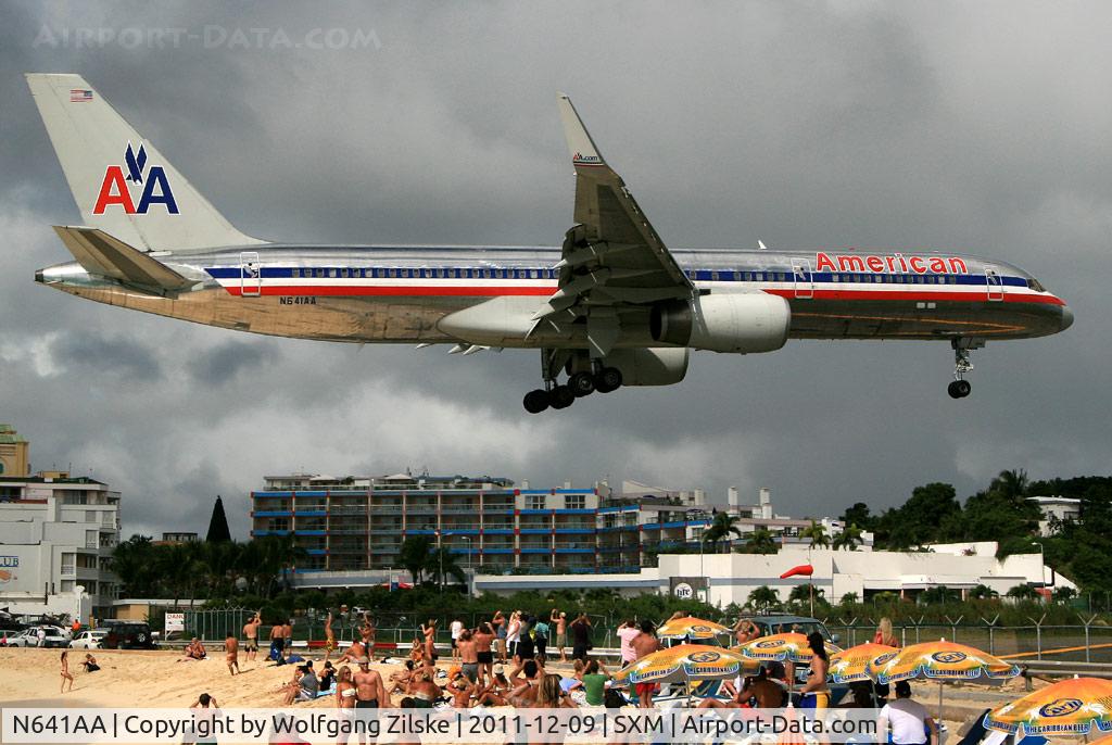 N641AA, 1991 Boeing 757-223 C/N 24599, Over Maho Beach