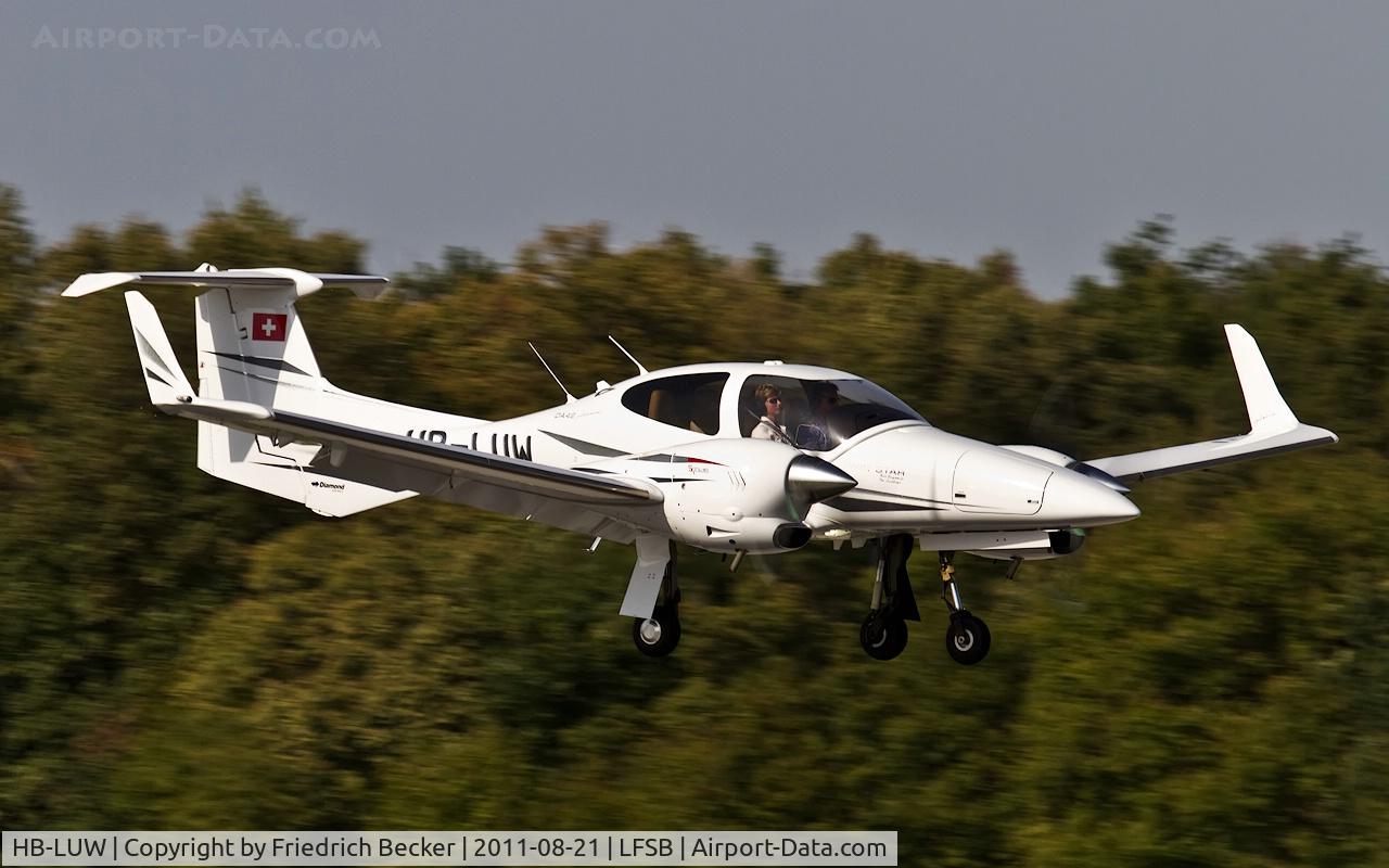 HB-LUW, 2007 Diamond DA-42 Twin Star C/N 42.246, short final
