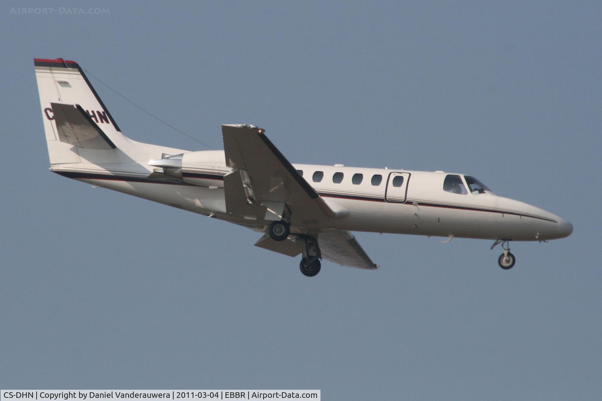 CS-DHN, 2004 Cessna 550 Citation Bravo C/N 550-1098, Descending to RWY02