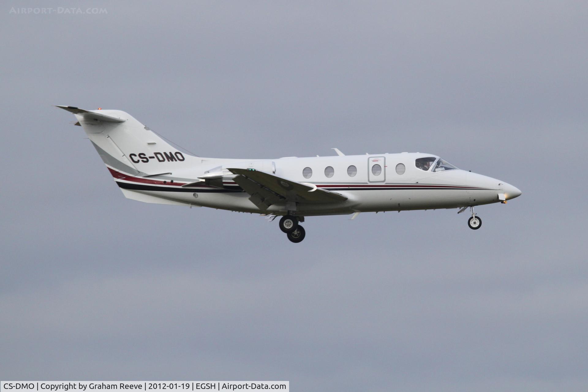 CS-DMO, 2006 Hawker Beechcraft 400A Beechjet Beechjet C/N RK-494, About to touch down.