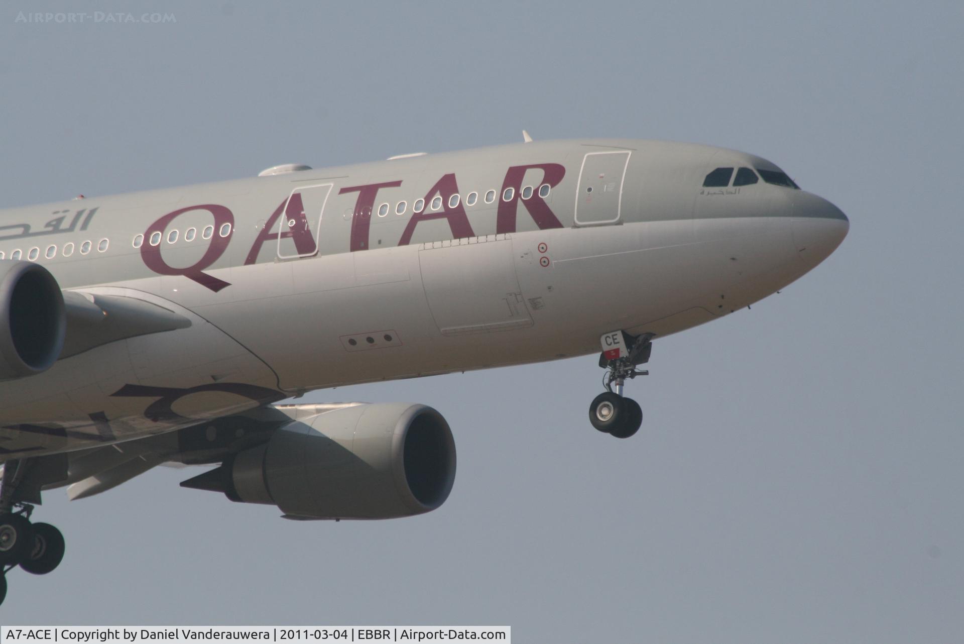A7-ACE, 2004 Airbus A330-203 C/N 571, Arrival of flight QR941 to RWY 02