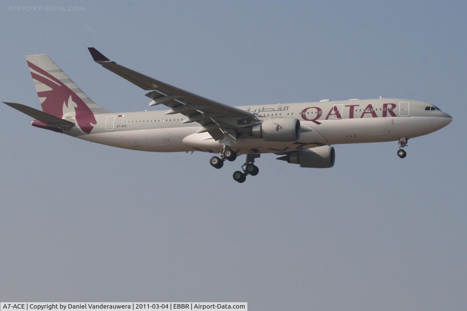 A7-ACE, 2004 Airbus A330-203 C/N 571, Flight QR941 is descending to RWY 02