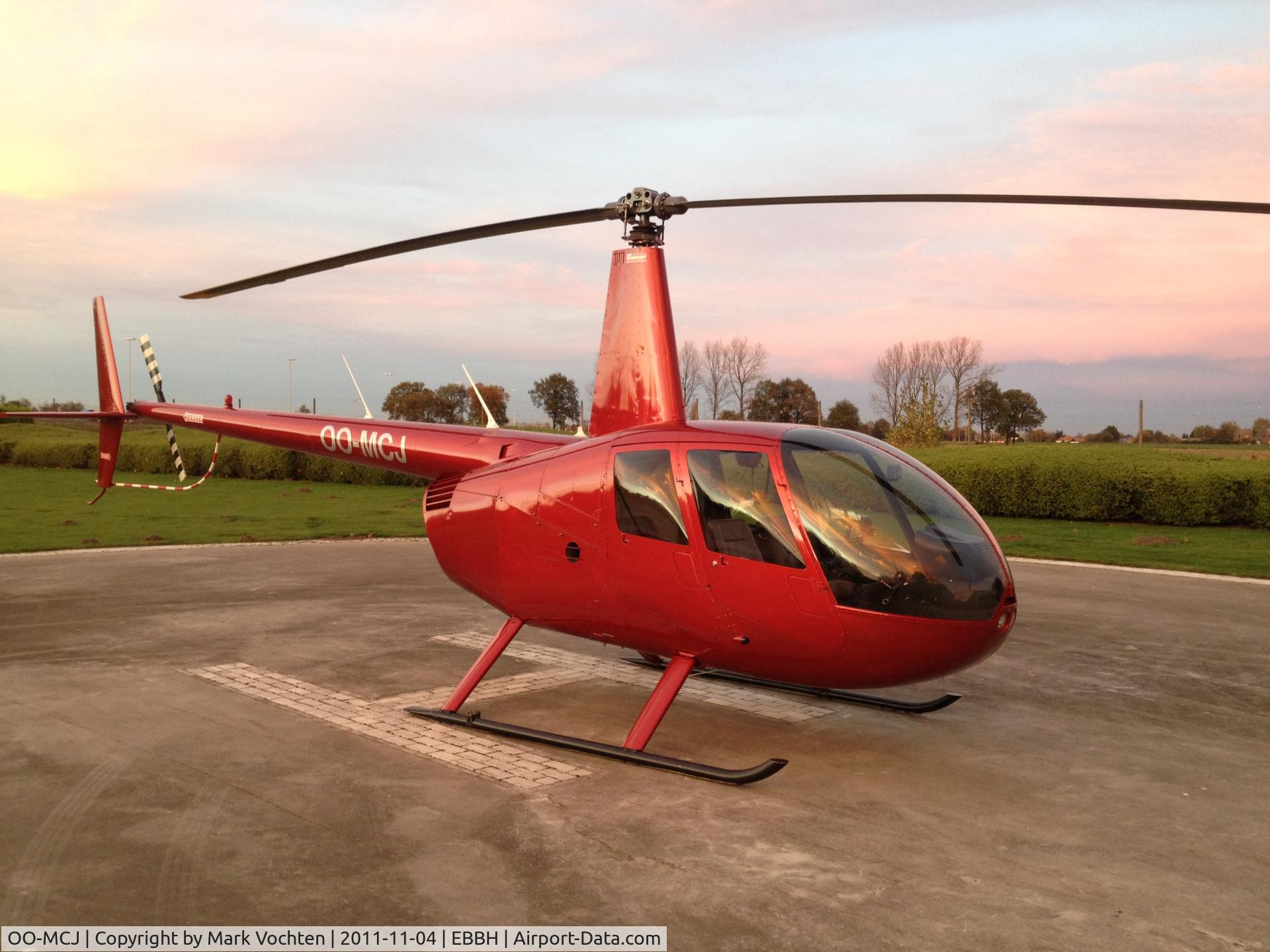 OO-MCJ, 2004 Robinson R44 II C/N 10268, OO-MCJ at the helipad