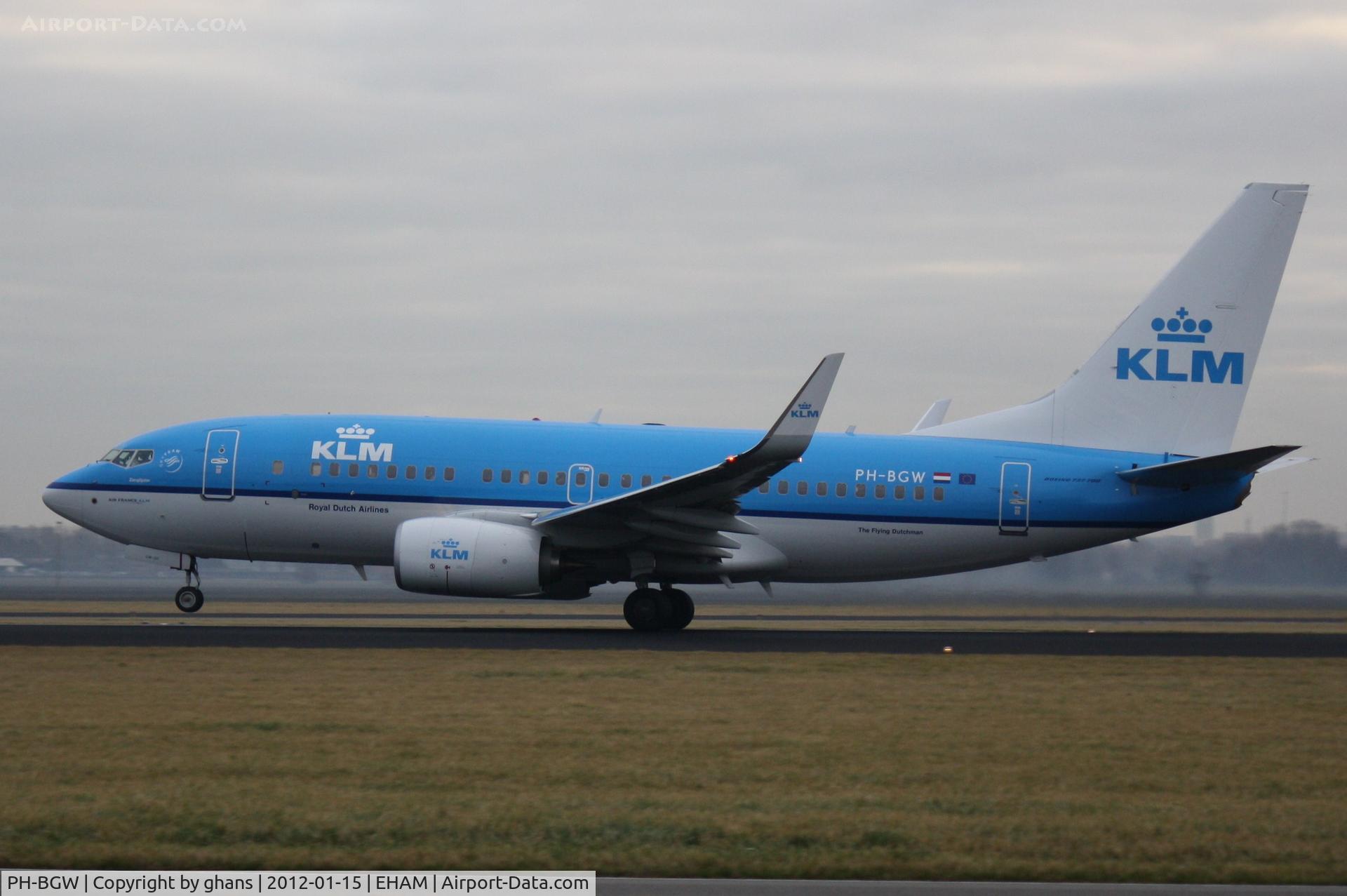 PH-BGW, 2011 Boeing 737-7K2 C/N 38128, Take-off RW36L