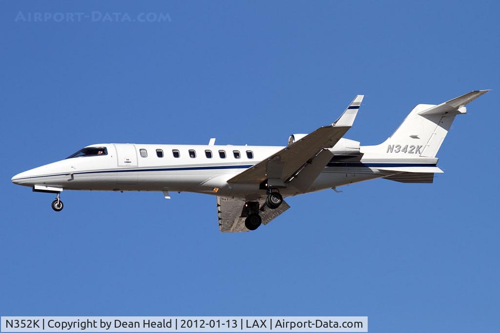 N352K, Learjet Inc 45 C/N 215, Kiewit Engineering Co 2001 Bombardier Learjet 45 N352K on short final to RWY 25L.