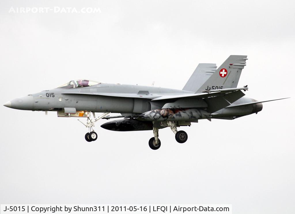 J-5015, McDonnell Douglas F/A-18C Hornet C/N 1361/SFC015, On landing with special NATO Tiger Meet c/s on the fuelling pods...