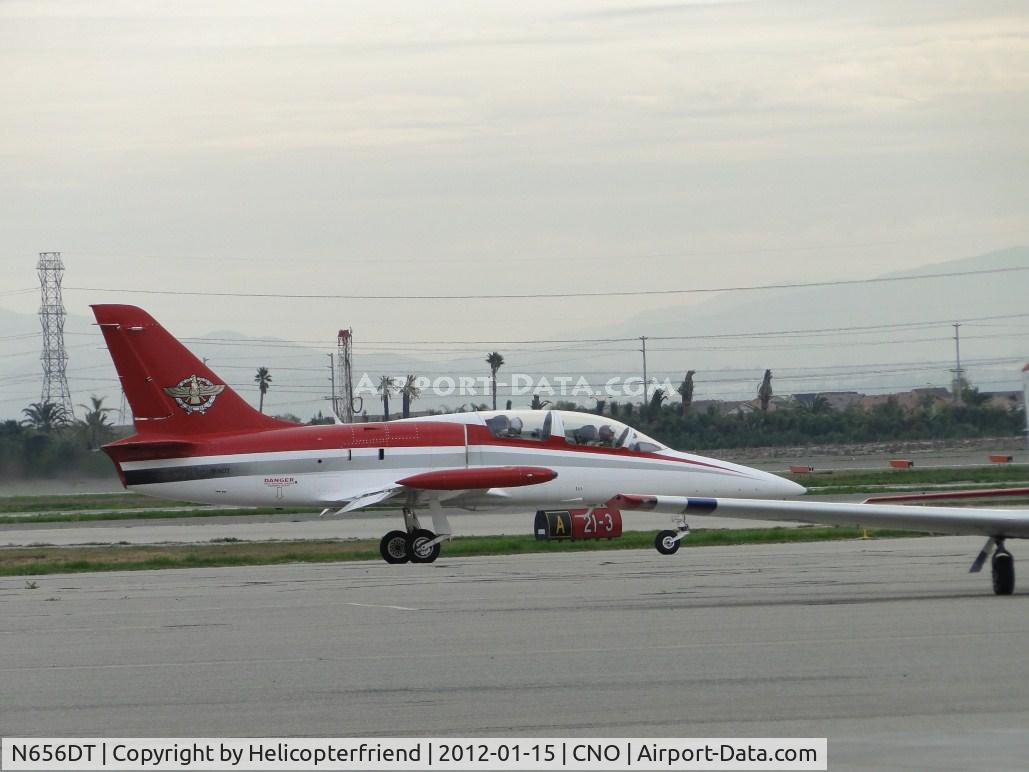 N656DT, 1984 Aero L-39 Albatros C/N 433149, Entering taxiway