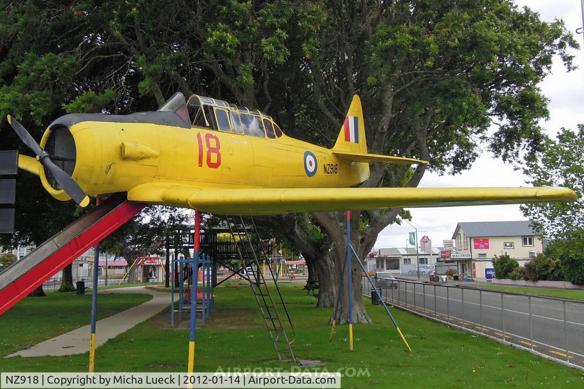 NZ918, North American AT-6 Harvard II C/N 66-2711, In Pahiatua