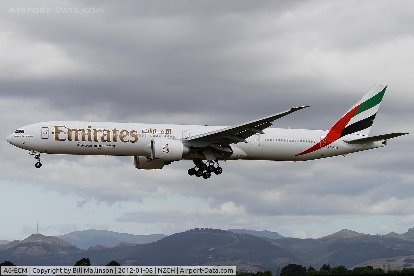 A6-ECM, 2009 Boeing 777-36N/ER C/N 37703, FINALS TO 02