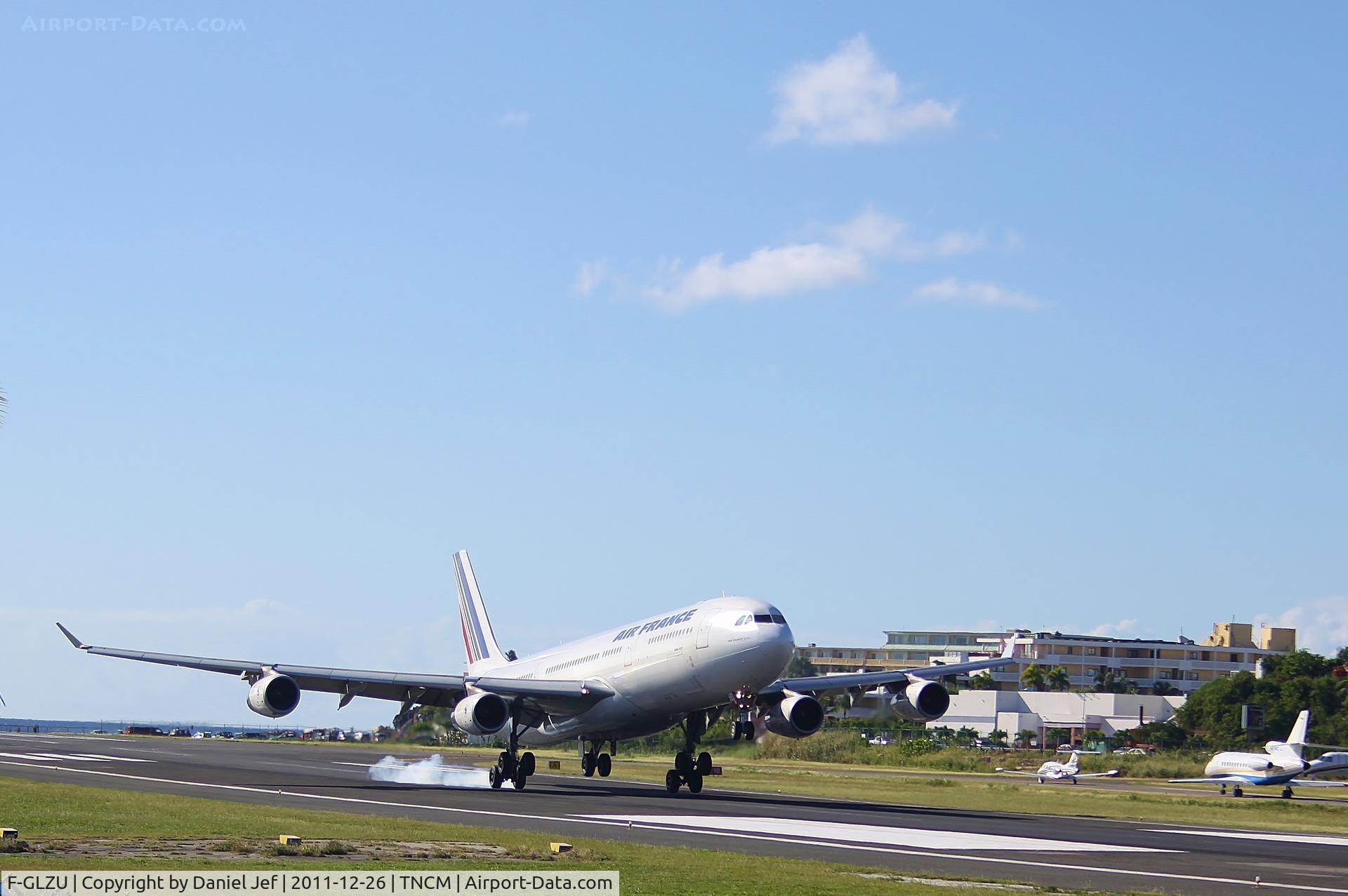 F-GLZU, 2000 Airbus A340-313X C/N 377, F-GLZU