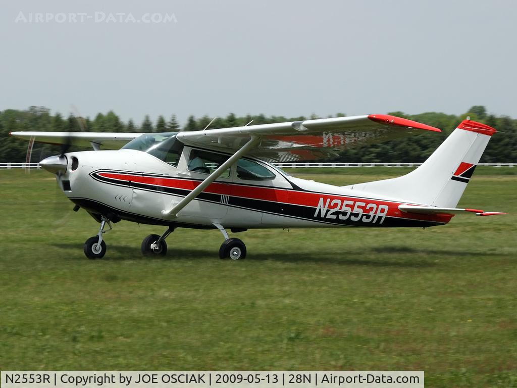 N2553R, 1967 Cessna 182K Skylane C/N 18258253, Taking off from Downstown on the grass