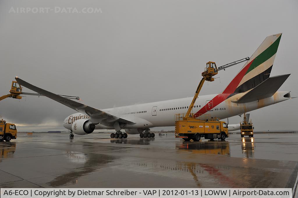 A6-ECO, 2009 Boeing 777-36N/ER C/N 37706, Emirates Boeing 777-300
