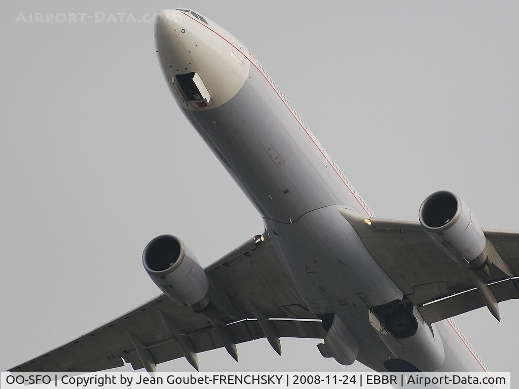 OO-SFO, 1994 Airbus A330-301 C/N 045, SN take off