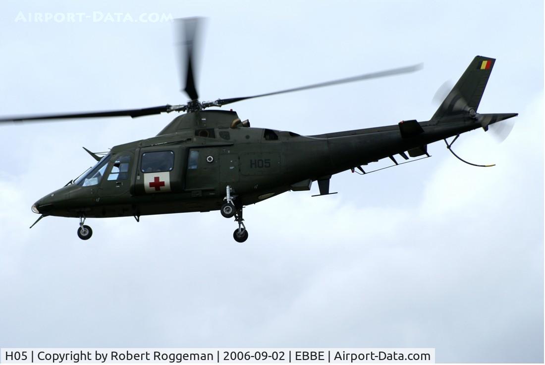 H05, Agusta A-109BA C/N 0305, Medevac.
Spottersday.