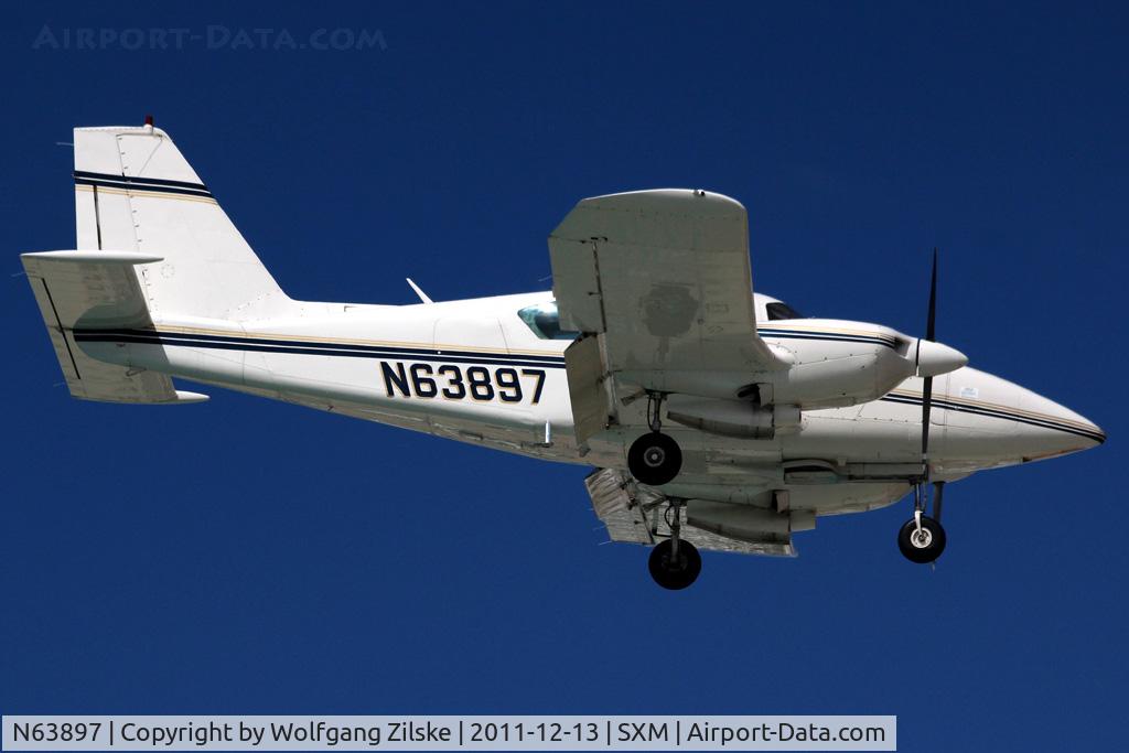 N63897, 1977 Piper PA-23-250 C/N 27-7854040, visitor