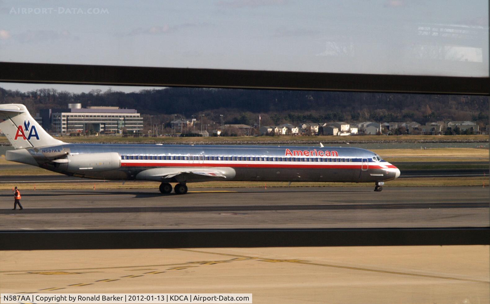 N587AA, 1991 McDonnell Douglas MD-82 (DC-9-82) C/N 53250, National