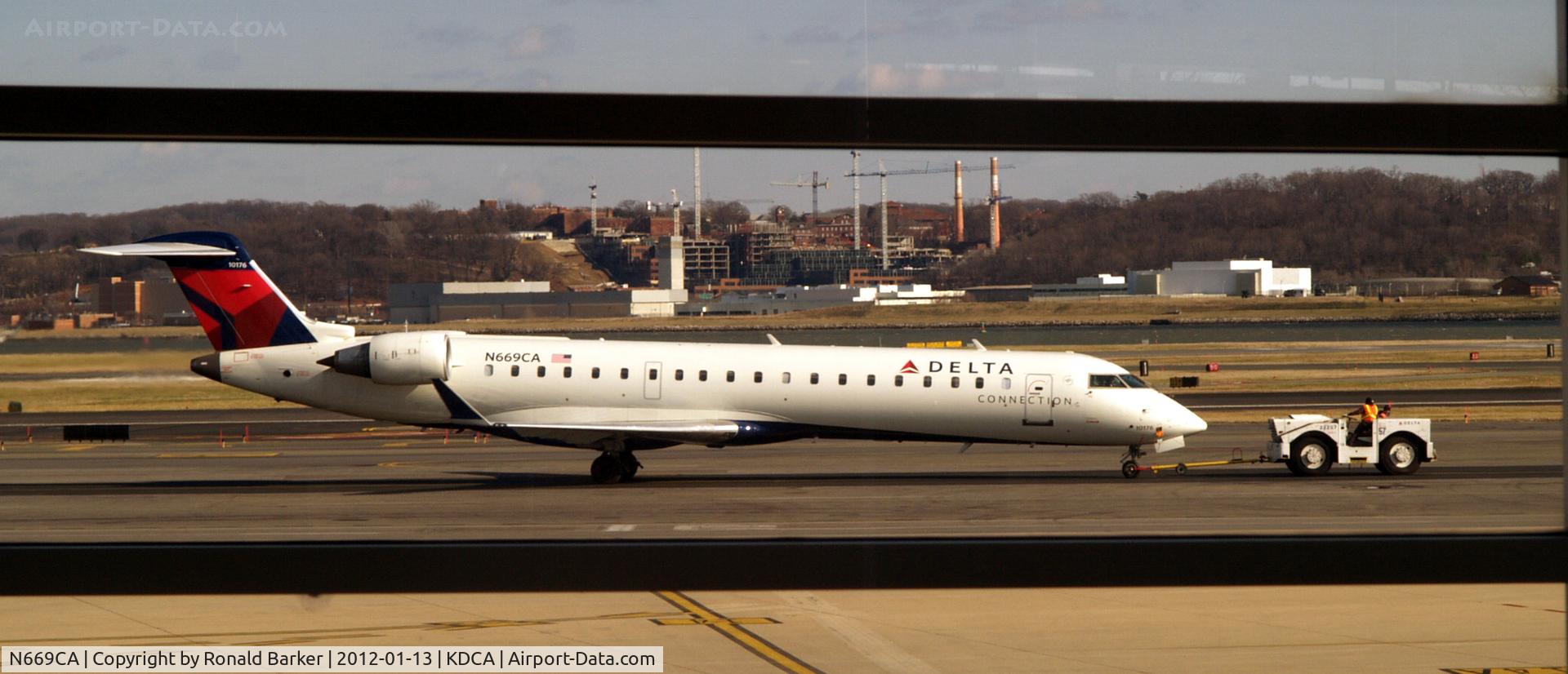 N669CA, 2004 Bombardier CRJ-700 (CL-600-2C10) Regional Jet C/N 10176, nATIONAL