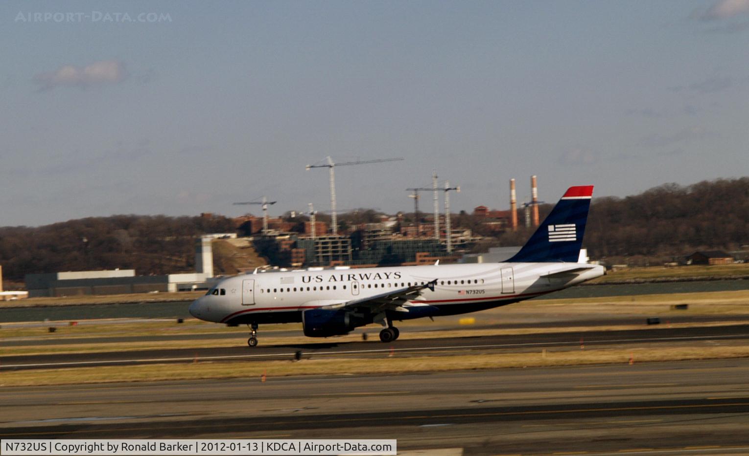 N732US, 2000 Airbus A319-112 C/N 1203, Departing National