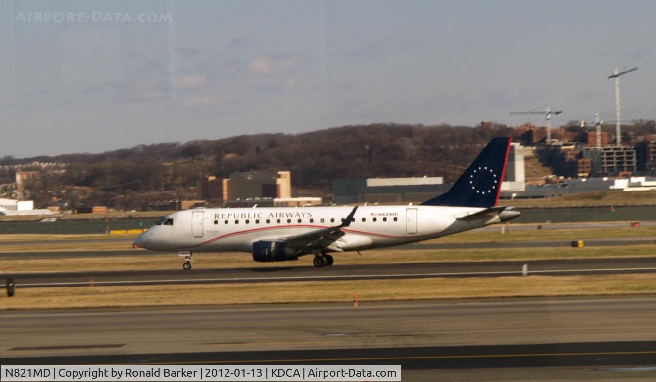N821MD, 2004 Embraer 170SU (ERJ-170-100SU) C/N 17000042, National