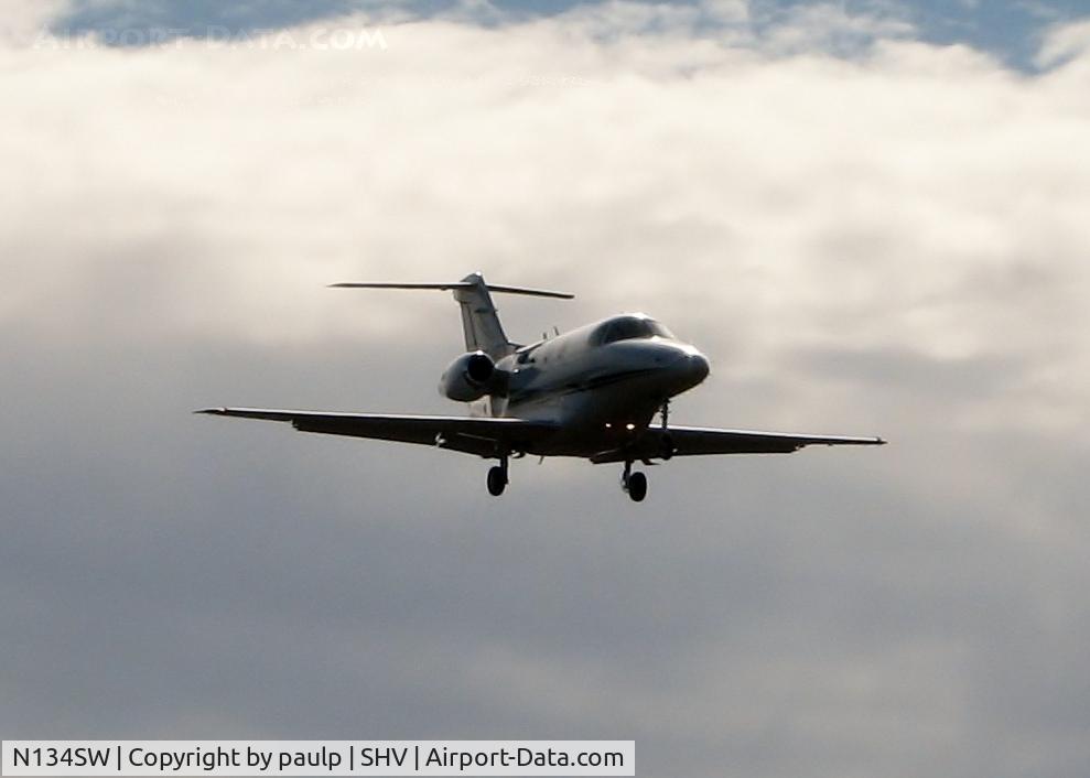 N134SW, Raytheon Aircraft Company 390 C/N RB-81, Landing at Shreveport Regional.