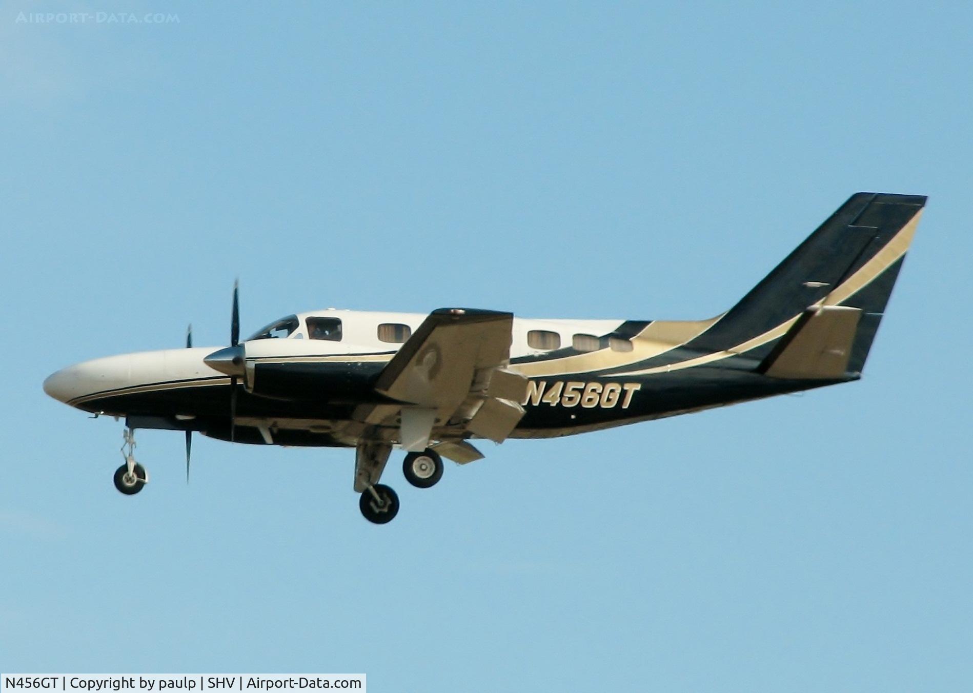 N456GT, 1982 Cessna 441 C/N 441-0294, Landing at Shreveport Regional.