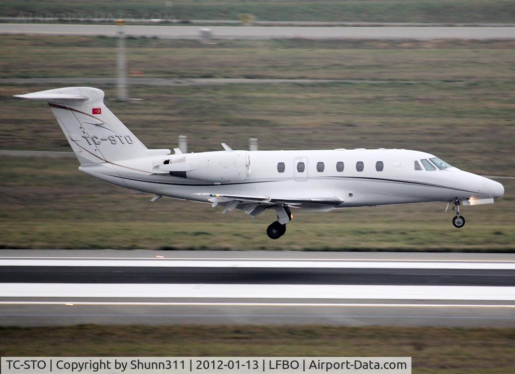 TC-STO, 1998 Cessna 650 Citation VII C/N 650-7091, Landing rwy 14R