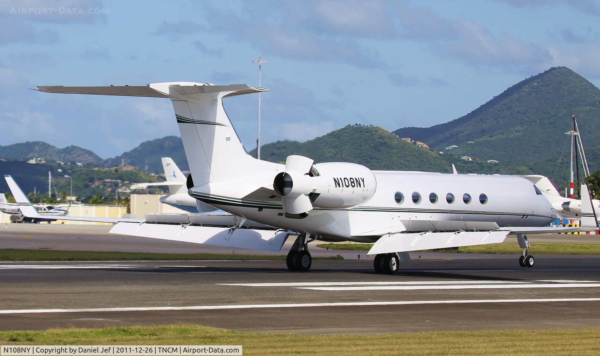 N108NY, 2002 Gulfstream Aerospace G-V C/N 685, N108NY