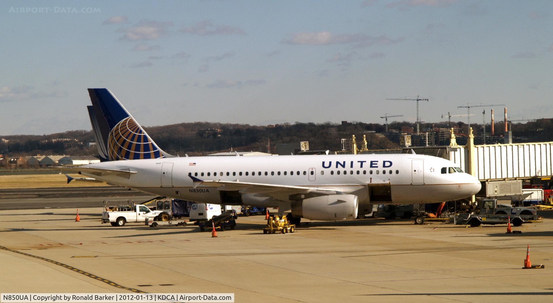 N850UA, 2002 Airbus A319-131 C/N 1653, Naational