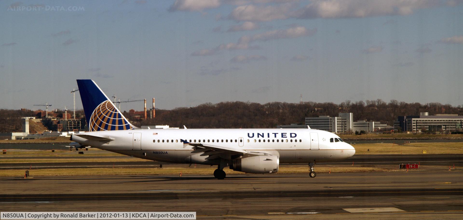 N850UA, 2002 Airbus A319-131 C/N 1653, National