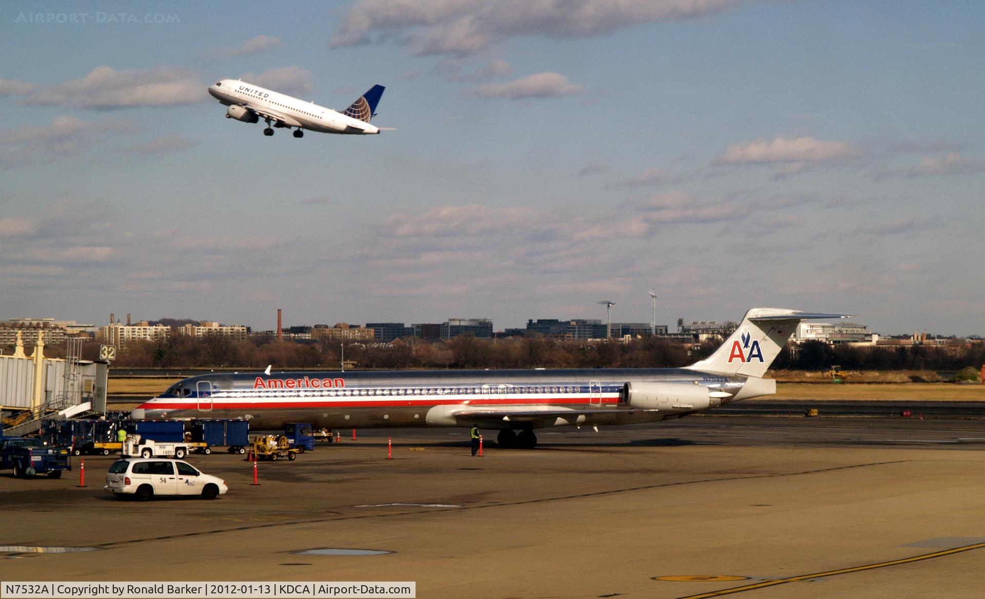N7532A, 1990 McDonnell Douglas MD-82 (DC-9-82) C/N 49924, National