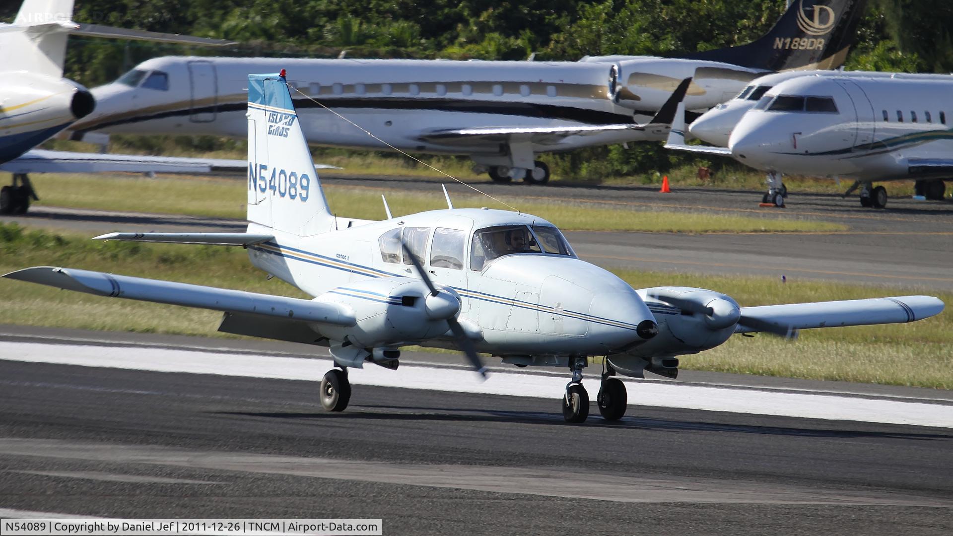 N54089, 1974 Piper PA-23-250 C/N 27-7405390, N50489