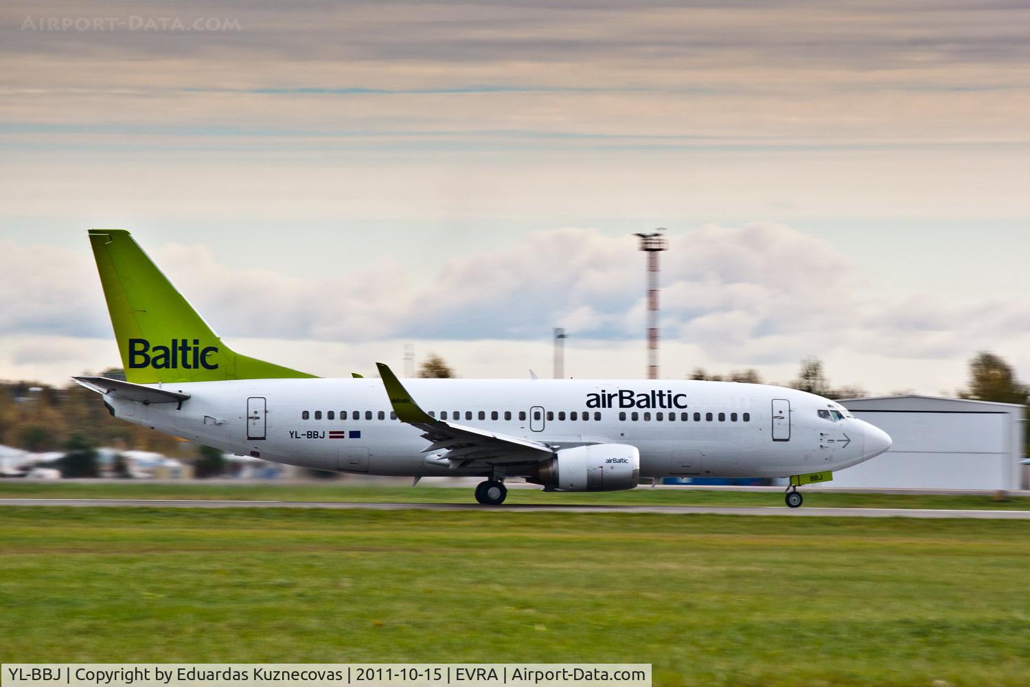 YL-BBJ, 1999 Boeing 737-33Q C/N 30333, Take Off
