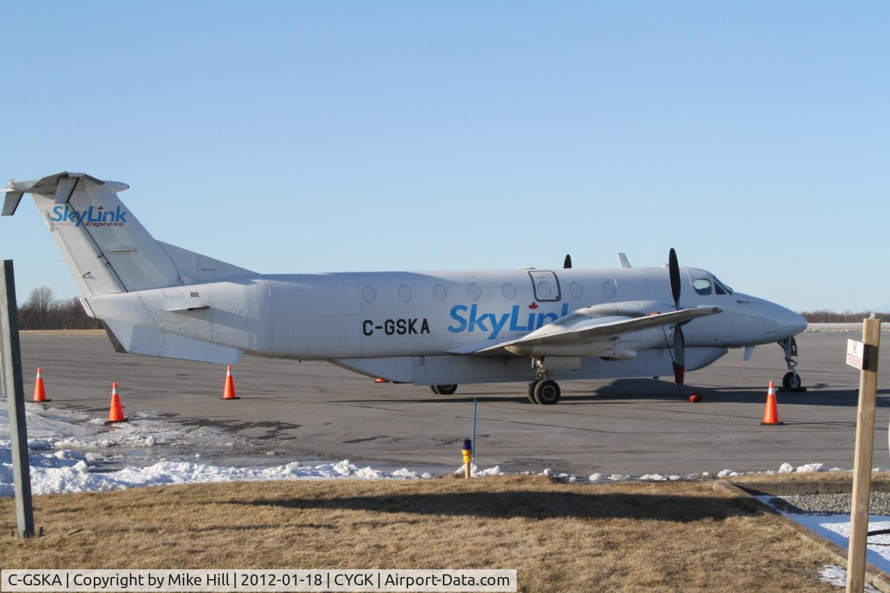 C-GSKA, 1985 Beech 1900C C/N UB-32, Skylink Beech 1900 seen on the apron..