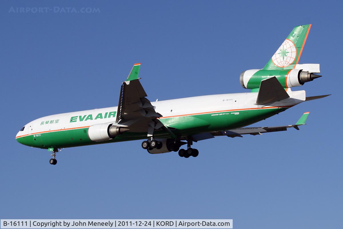 B-16111, 1998 McDonnell Douglas MD-11F C/N 48787, Short final for 28