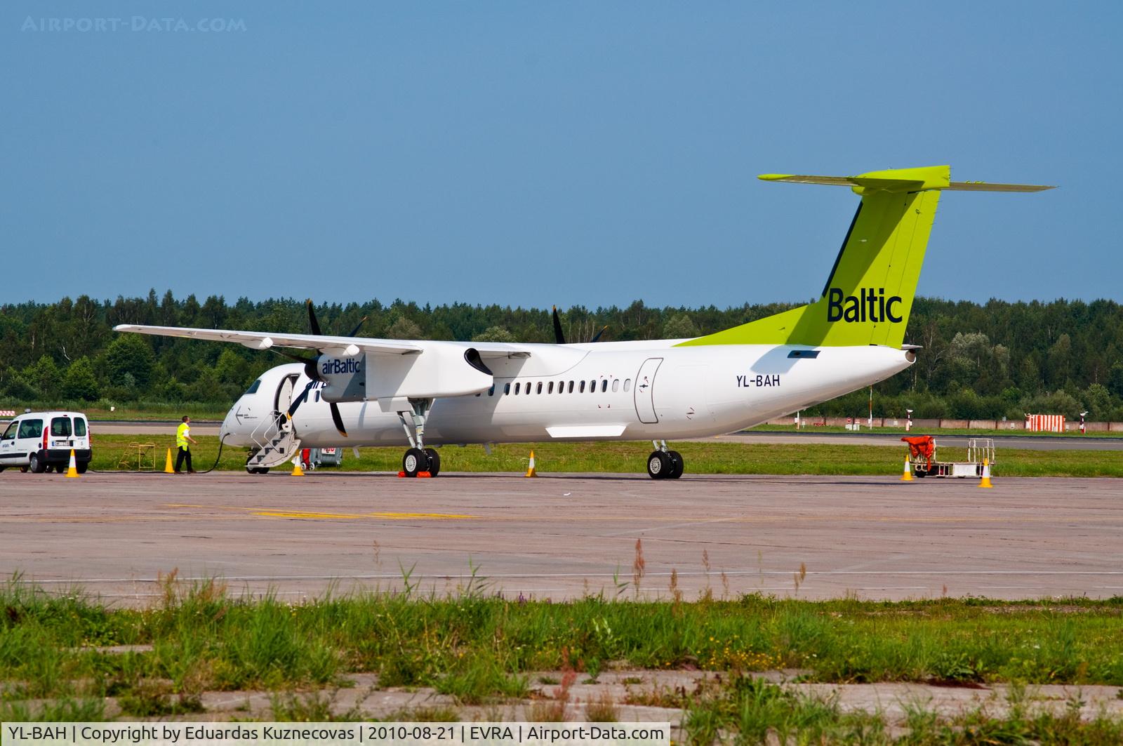 YL-BAH, 2010 De Havilland Canada DHC-8-402Q Dash 8 C/N 4296, Preparation for a flight.