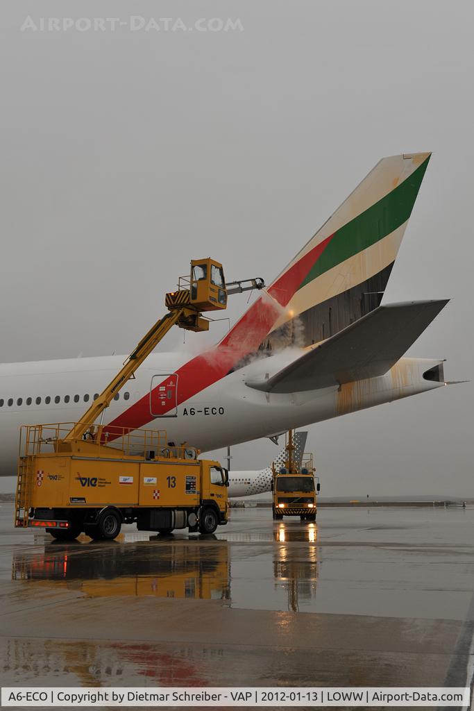 A6-ECO, 2009 Boeing 777-36N/ER C/N 37706, Emirates Boeing 777-300