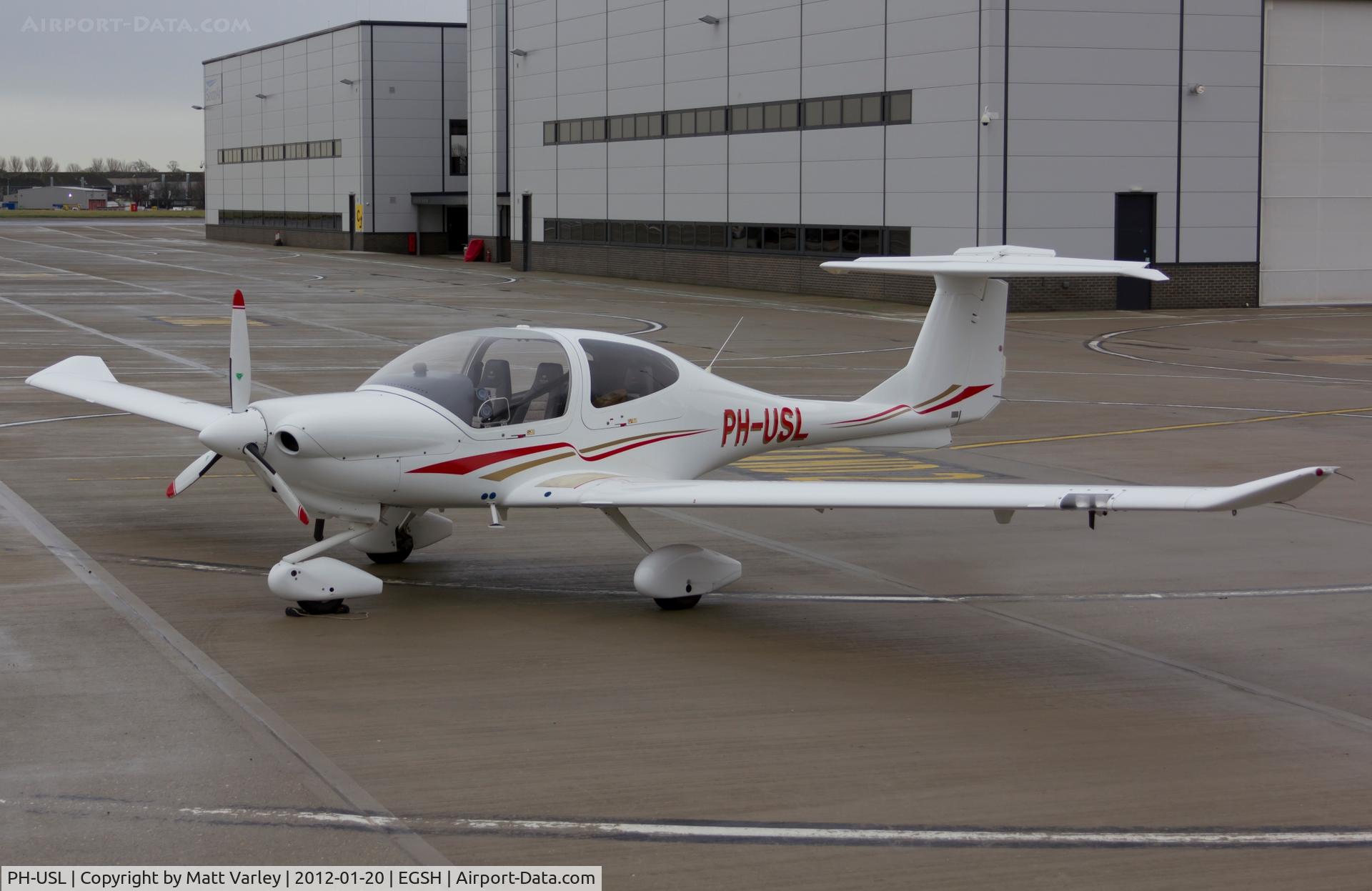 PH-USL, 2002 Diamond DA-40 Diamond Star C/N 40.078, Sat on stand at SaxonAir.