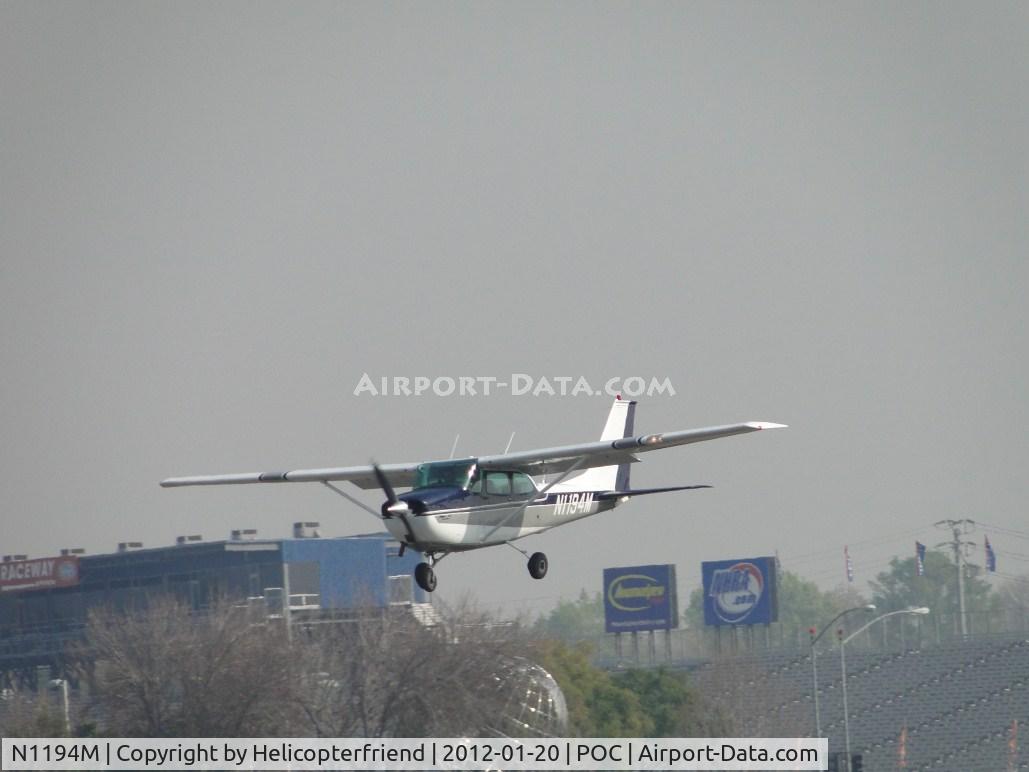 N1194M, 1969 Cessna 172K Skyhawk C/N 17258694, On final runway 26L