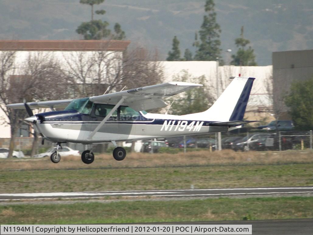 N1194M, 1969 Cessna 172K Skyhawk C/N 17258694, Slight gust of wind
